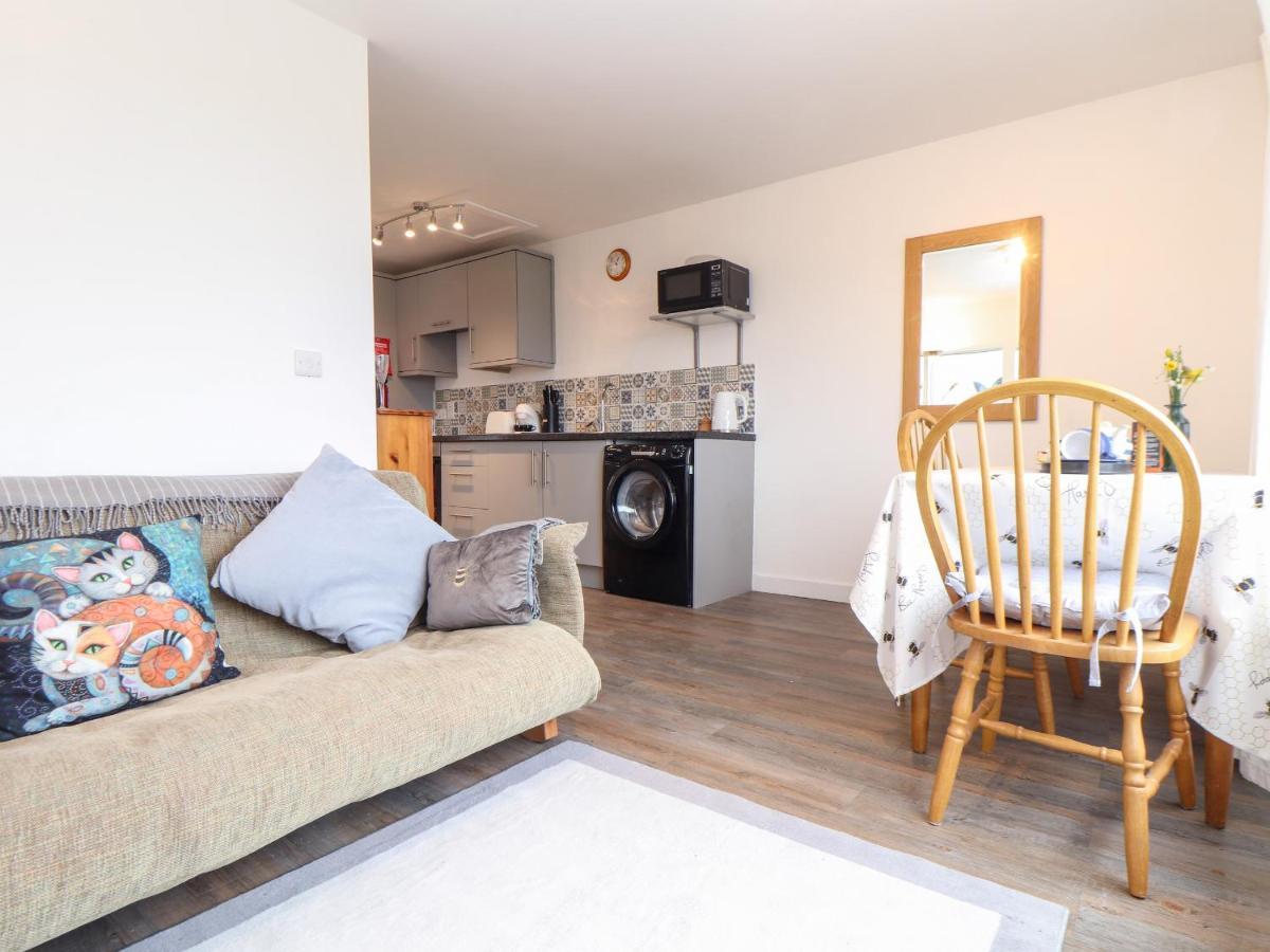Apartment Sandyfeet Camborne