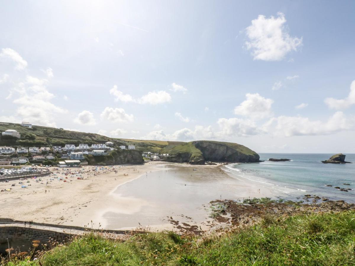 Sandyfeet * Camborne