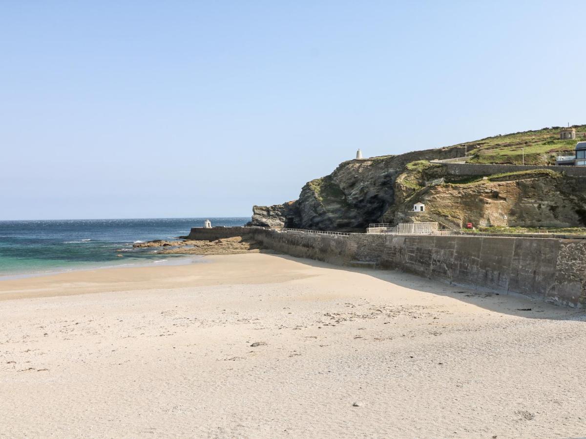 Sandyfeet Camborne
